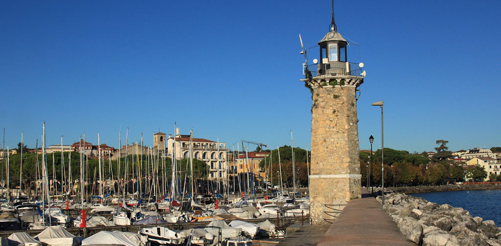 Panorama del Lago di Garda visto da Casa Lorena a Desenzano del Garda