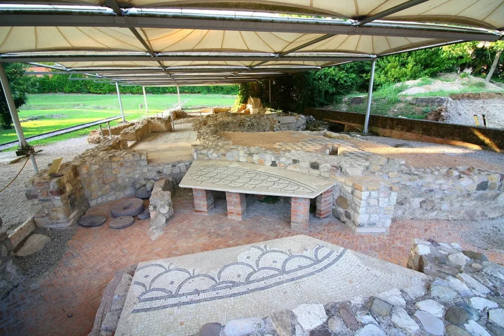 Sito archeologico Villa Romana vicino a Casa Lorena, Lago di Garda